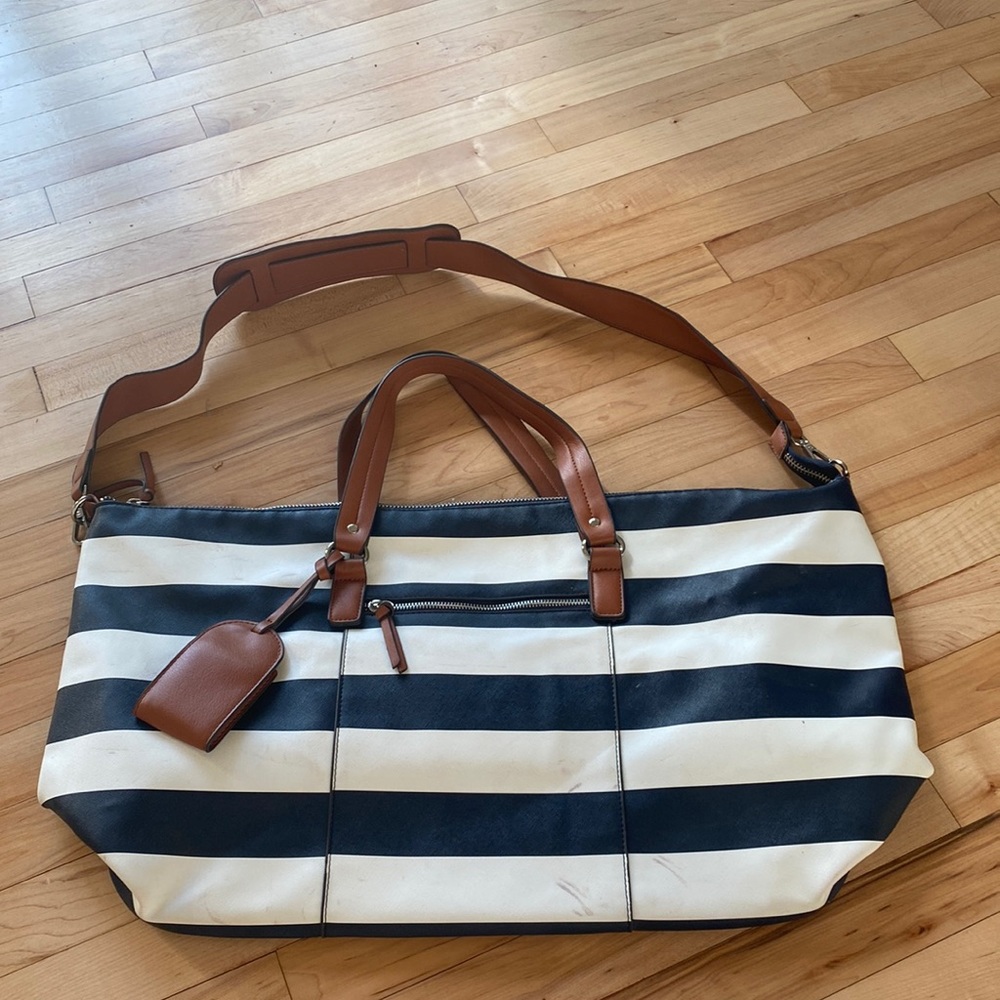 JustFab Weekender travel bag